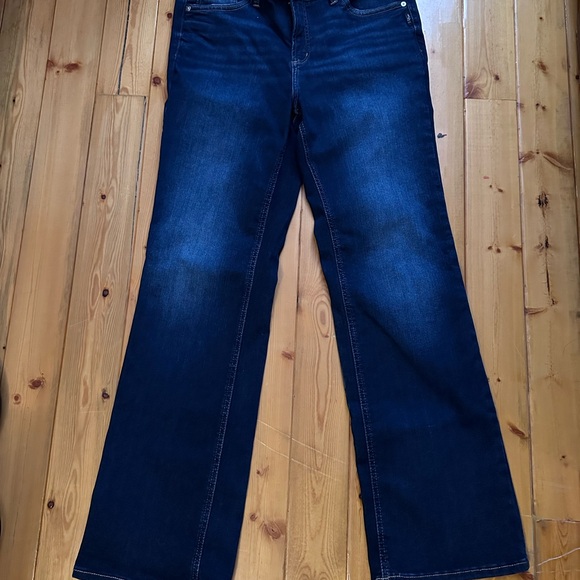Silver Jeans Co. Infinite Fit Mid Rise Bootcut Jeans - Picture 2 of 6